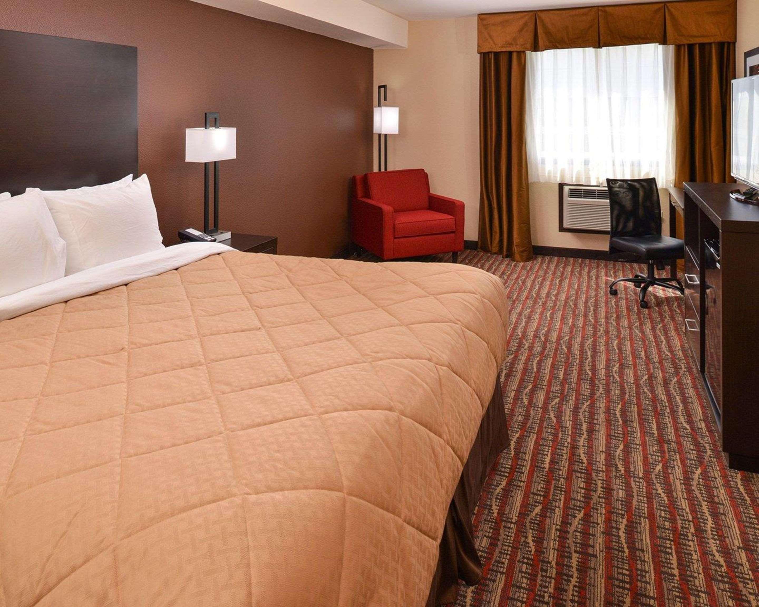Quality Inn & Suites Tacoma - Seattle Extérieur photo