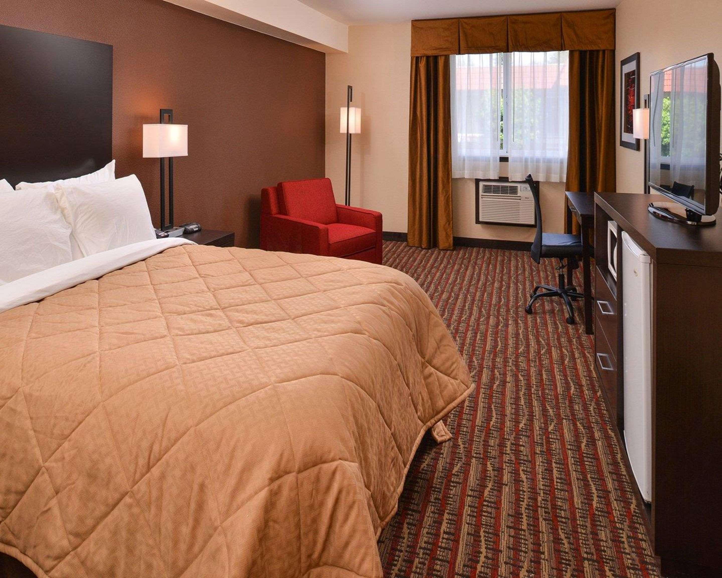 Quality Inn & Suites Tacoma - Seattle Extérieur photo